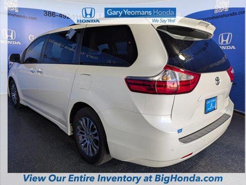 2018 Toyota Sienna XLE