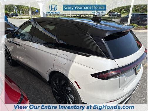 White Platinum Metallic Tri-Coat 2024 Lincoln Nautilus Reserve