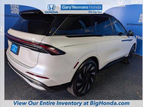 White Platinum Metallic Tri-Coat 2024 Lincoln Nautilus Reserve