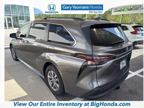 Predawn Gray Mica 2023 Toyota Sienna XLE