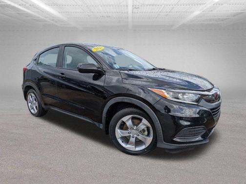 Crystal Black Pearl 2022 Honda HR-V LX
