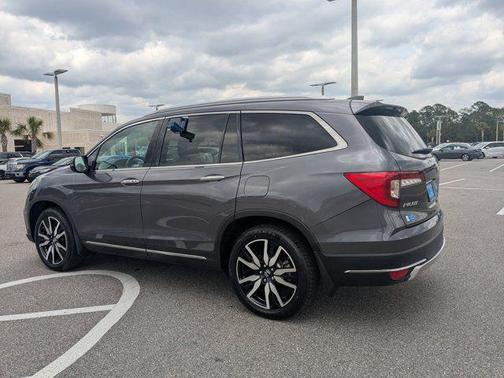 2022 Honda Pilot Touring 8-Passenger