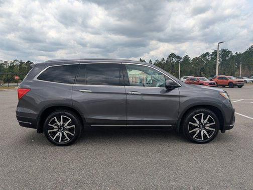 2022 Honda Pilot Touring 8-Passenger
