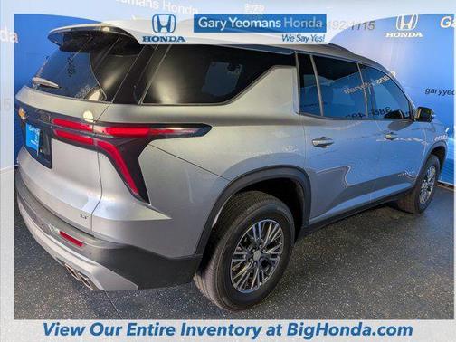 Sterling Gray Metallic 2024 Chevrolet Traverse LT