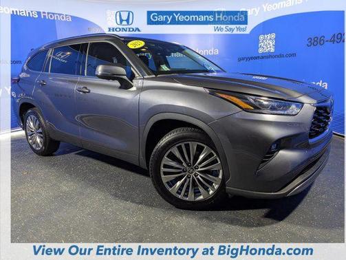Magnetic Gray Metallic 2023 Toyota Highlander Platinum