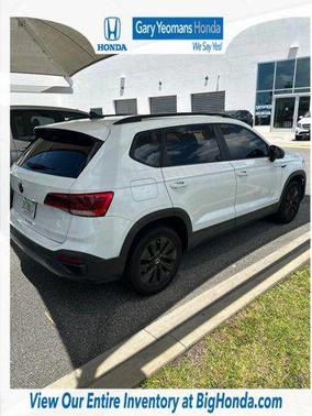 Pure White 2022 Volkswagen Taos 1.5T S