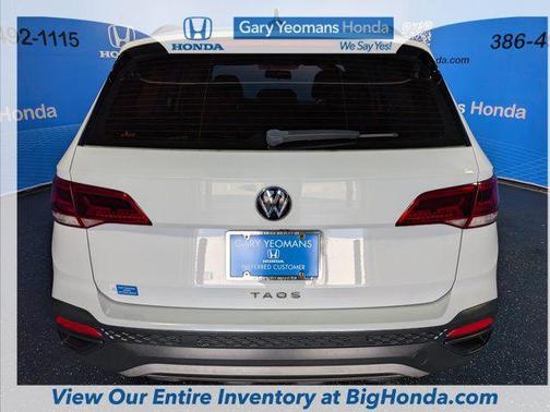 Pure White 2022 Volkswagen Taos 1.5T S