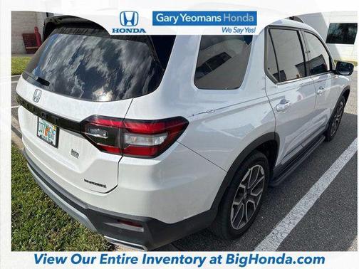 2023 Honda Pilot Touring 8-Passenger