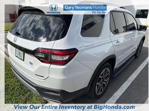 2023 Honda Pilot Touring 8-Passenger