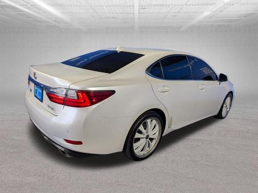 White Pearl 2016 Lexus ES 350 Base