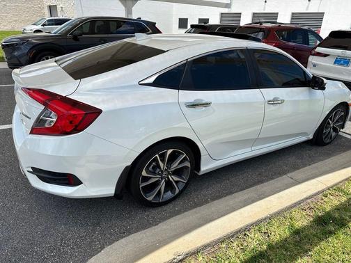 Platinum White Pearl 2019 Honda Civic Touring