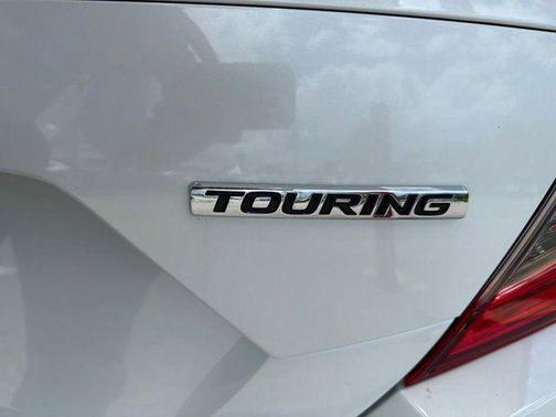 Platinum White Pearl 2019 Honda Civic Touring
