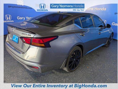 2022 Nissan Altima SR FWD