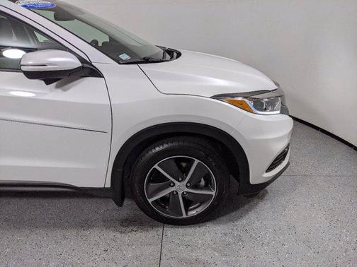 Platinum White Pearl 2022 Honda HR-V EX