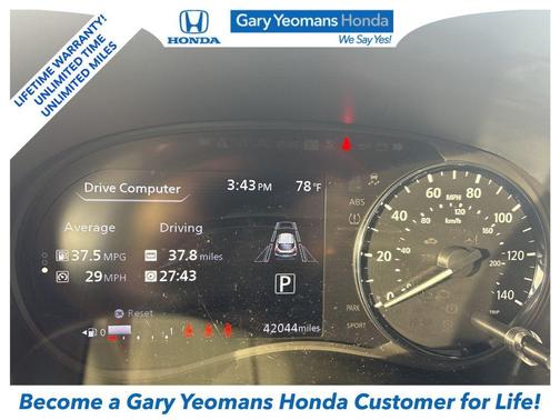 2022 Nissan Kicks SR