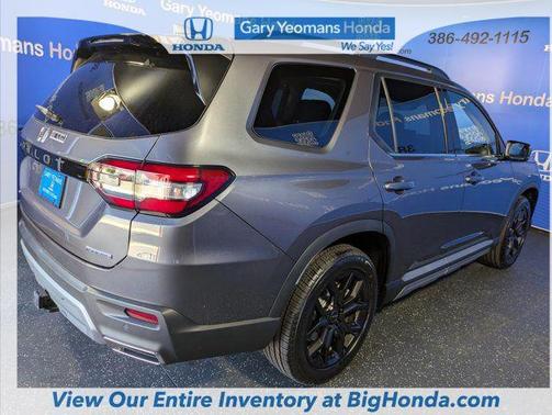 2025 Honda Pilot Touring 8-Passenger