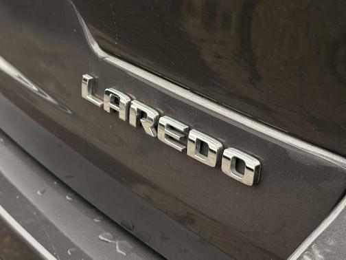 2022 Jeep Grand Cherokee Laredo