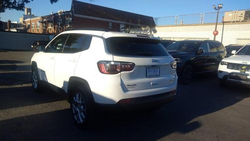 2022 Jeep Compass Latitude Lux