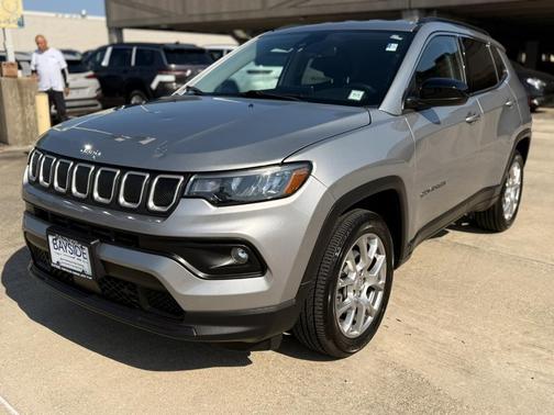 2022 Jeep Compass Latitude Lux