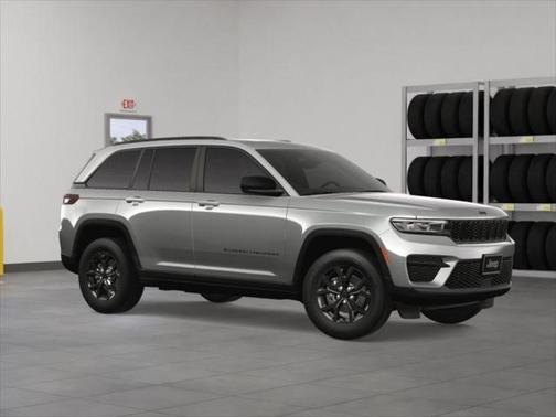 2025 Jeep Grand Cherokee Laredo