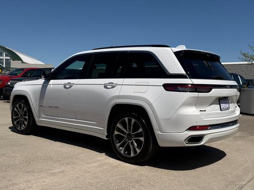 Bright White Clearcoat 2022 Jeep Grand Cherokee Overland 4x4