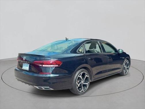 Deep Black Pearl 2020 Volkswagen Passat 2.0T R-Line Auto