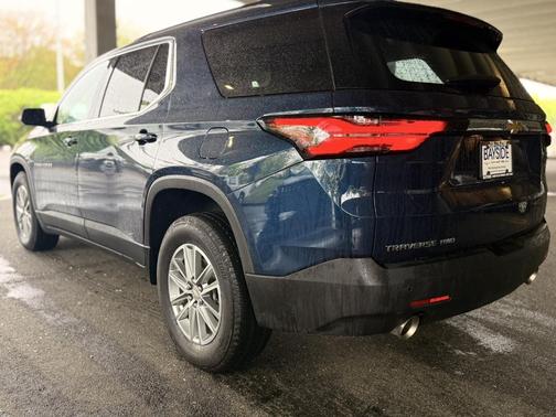 2022 Chevrolet Traverse LT Cloth