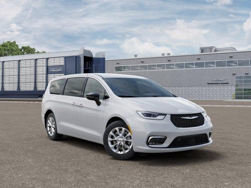Bright White Clearcoat 2026 Chrysler Pacifica Select AWD