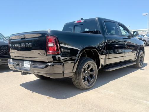 Diamond Black Crystal Pearlcoat 2025 RAM 1500 Big Horn 4x4 Crew Cab 5'7" Box