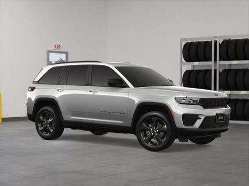 2025 Jeep Grand Cherokee Laredo