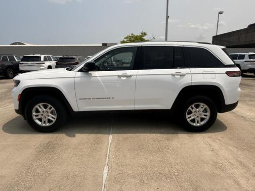 2022 Jeep Grand Cherokee Laredo