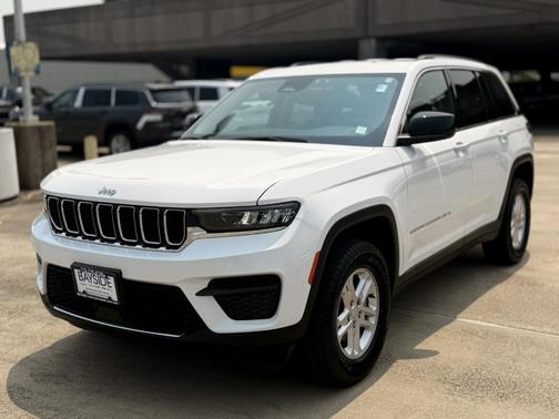 2022 Jeep Grand Cherokee Laredo