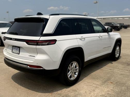 2022 Jeep Grand Cherokee Laredo