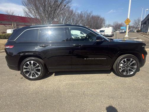 2023 Jeep Grand Cherokee Overland 4x4