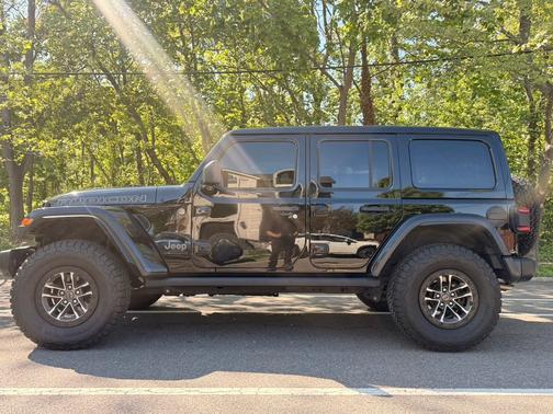 Black Clearcoat 2024 Jeep Wrangler Rubicon 392 4 Door 4x4 *Ltd Avail*