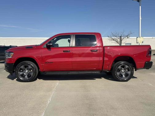 2022 RAM 1500 Big Horn 4x4 Crew Cab 5'7" Box