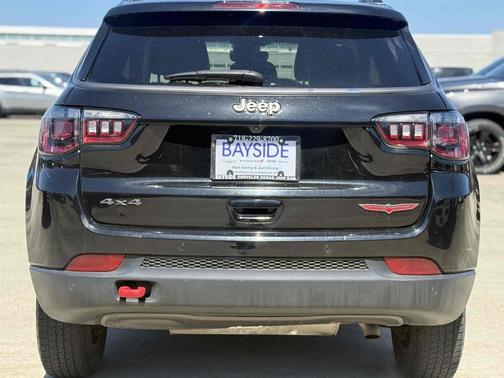 Diamond Black Crystal Pearlcoat 2022 Jeep Compass Trailhawk 4x4