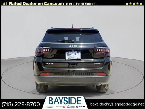 Diamond Black Crystal Pearlcoat 2023 Jeep Compass Latitude Lux 4x4