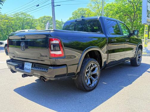 Diamond Black Crystal Pearlcoat 2024 RAM 1500 Limited 4x4 Crew Cab 5'7" Box