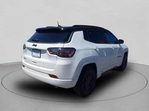 2022 Jeep Compass Altitude