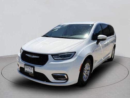 2023 Chrysler Pacifica Touring-L