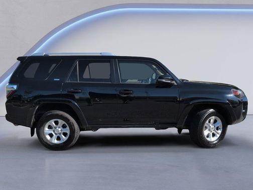 Midnight Black Metallic 2017 Toyota 4Runner SR5 Premium