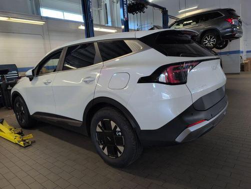 Snow White Pearl 2026 Kia Sportage Hybrid LX