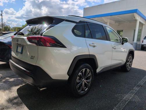 2025 Toyota RAV4 Hybrid XLE Premium