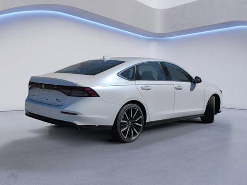 Platinum 2026 Honda Accord Hybrid Touring