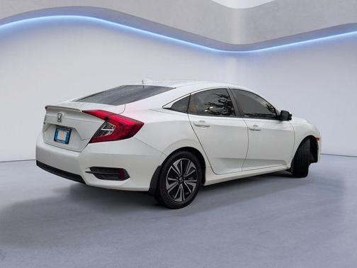 White 2018 Honda Civic EX-L