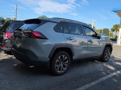 2022 Toyota RAV4 Hybrid XLE Premium