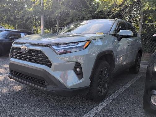 2022 Toyota RAV4 Hybrid XLE Premium