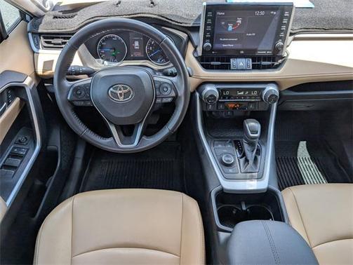 2022 Toyota RAV4 Hybrid XLE Premium