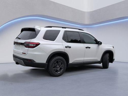 Platinum 2026 Honda Pilot TrailSport